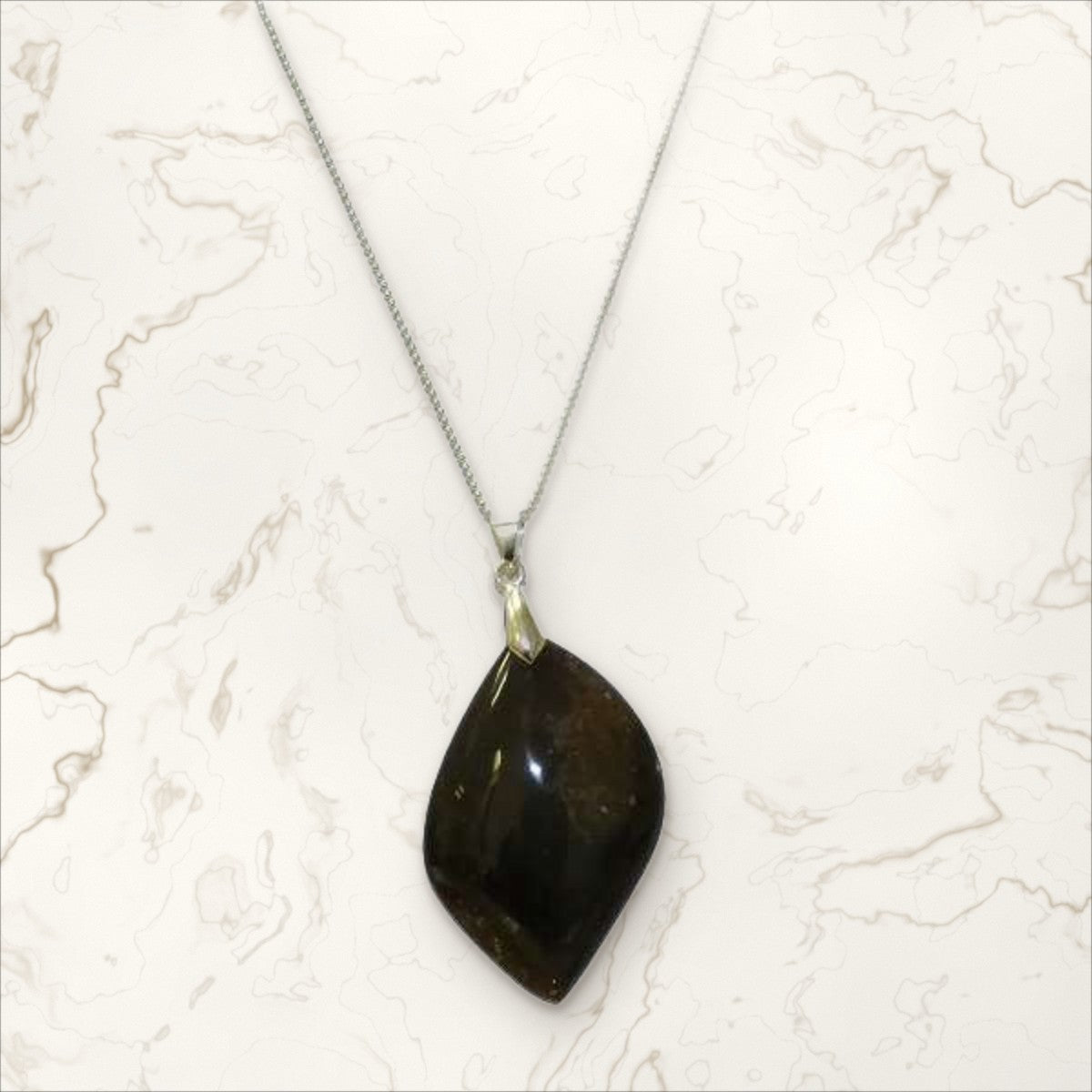 Pendentif Opale noire Madagascar (5)