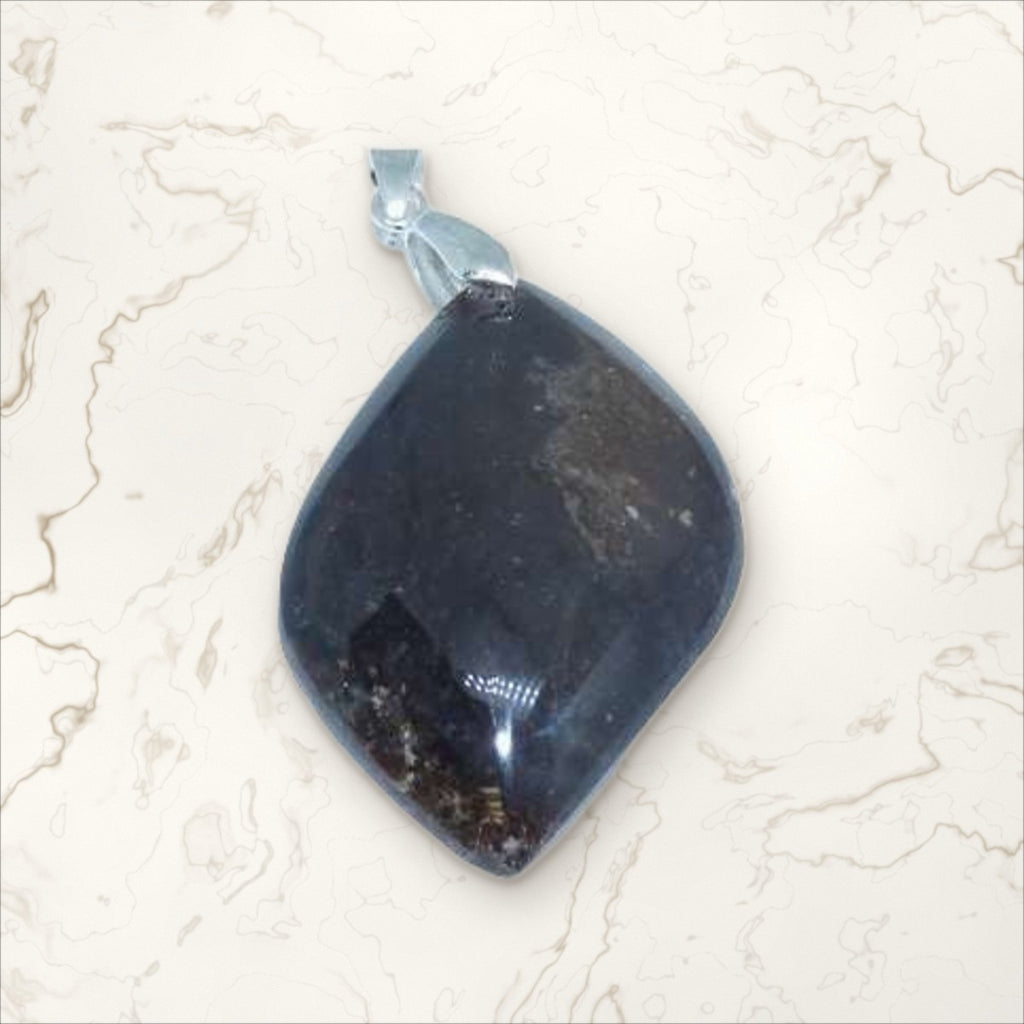 Pendentif Opale noire Madagascar (5)